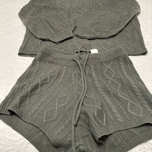 NWT Gorgeous Gray Cable Knit Sweater & Shorts Set Size Small S